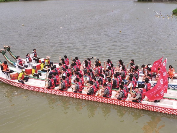 龙舟竞渡.jpg