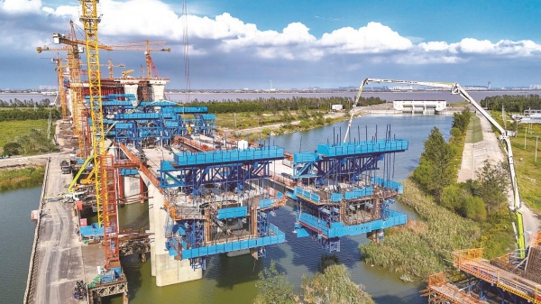 崇启公铁长江大桥南引桥连续梁施工进展顺利.jpg 崇启公铁长江大桥南引桥连续梁施工进展顺利.jpg